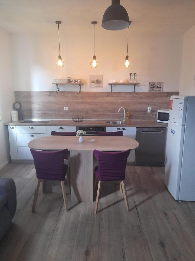 Apartmani Lukacic بيوغْغاد نا موغو الغرفة الصورة